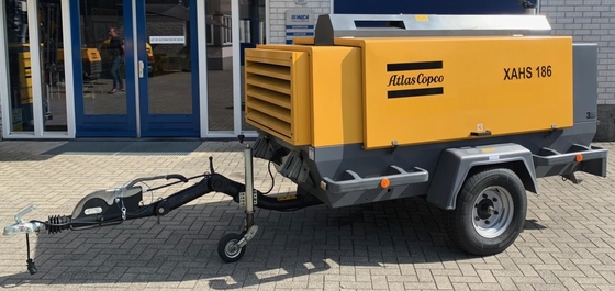 Kompresor Portabel XAHS186E+ Untuk Tugas Berat 380v/3ph/50hz Tekanan Kerja Terukur 13 Bar 3840*1680*1740 Mm