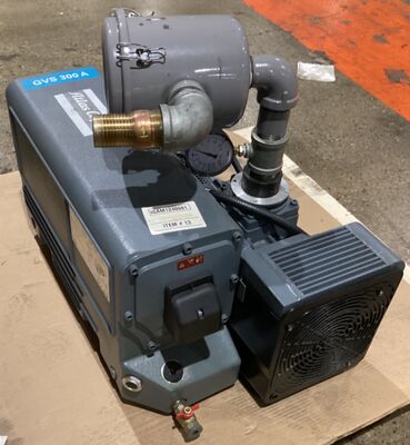 6.3 Kw Shaft Power Air Conditioning Vacuum Pump GVS300A Batas uap 10 Mbar Pilihan ideal untuk evakuasi dan pemulihan pendingin